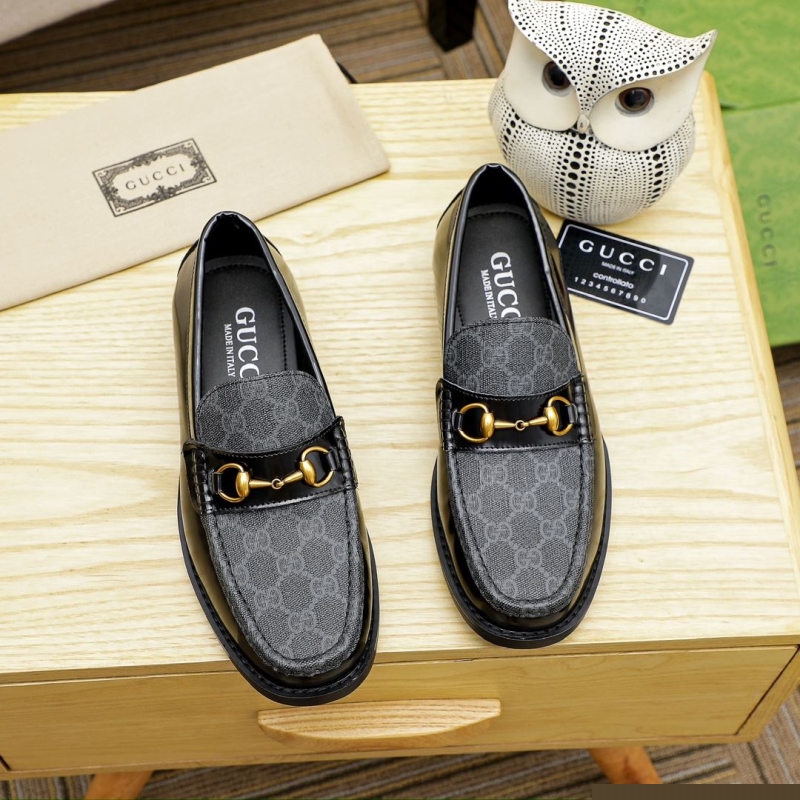 G*u*i leather shoes